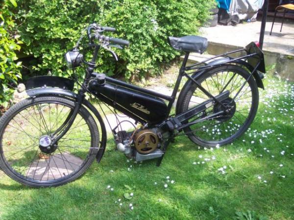 A nice 1947 New Hudson Autocycle in good working order and very original. A recent addition to the register.
