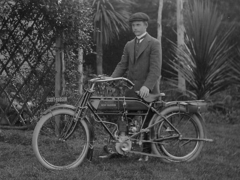 1911 New Hudson 482cc JAP engine, single speed. The SCOTT on the number plate is the name of a New Zealand agent for New Hudson.