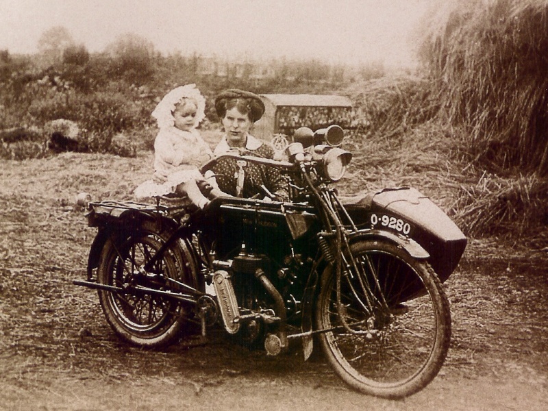 1911 Model IIIB sidecar outfit.